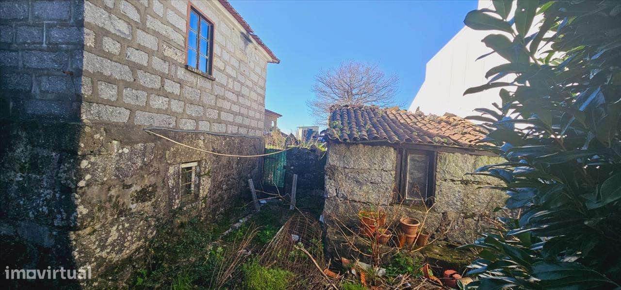 Moradia em Fafe, Revelhe-3