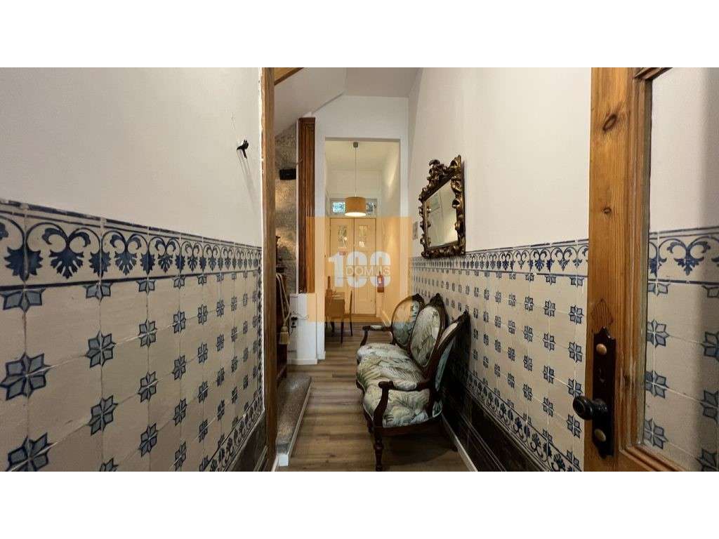 Prédio burguês reabilitado com Licença AL na Baixa do Porto - Grande imagem: 4/47