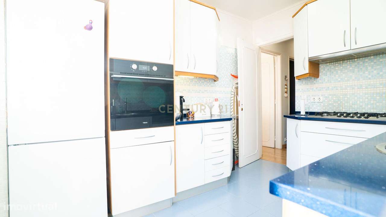Apartamento T2 + 1* - Remodelado, em Queluz-14