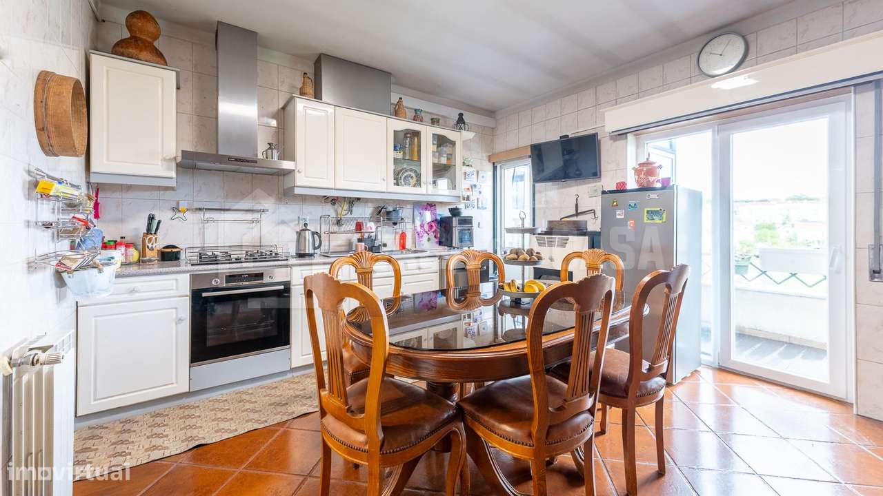 Apartamento T4 c/ Terraço Abraveses-8