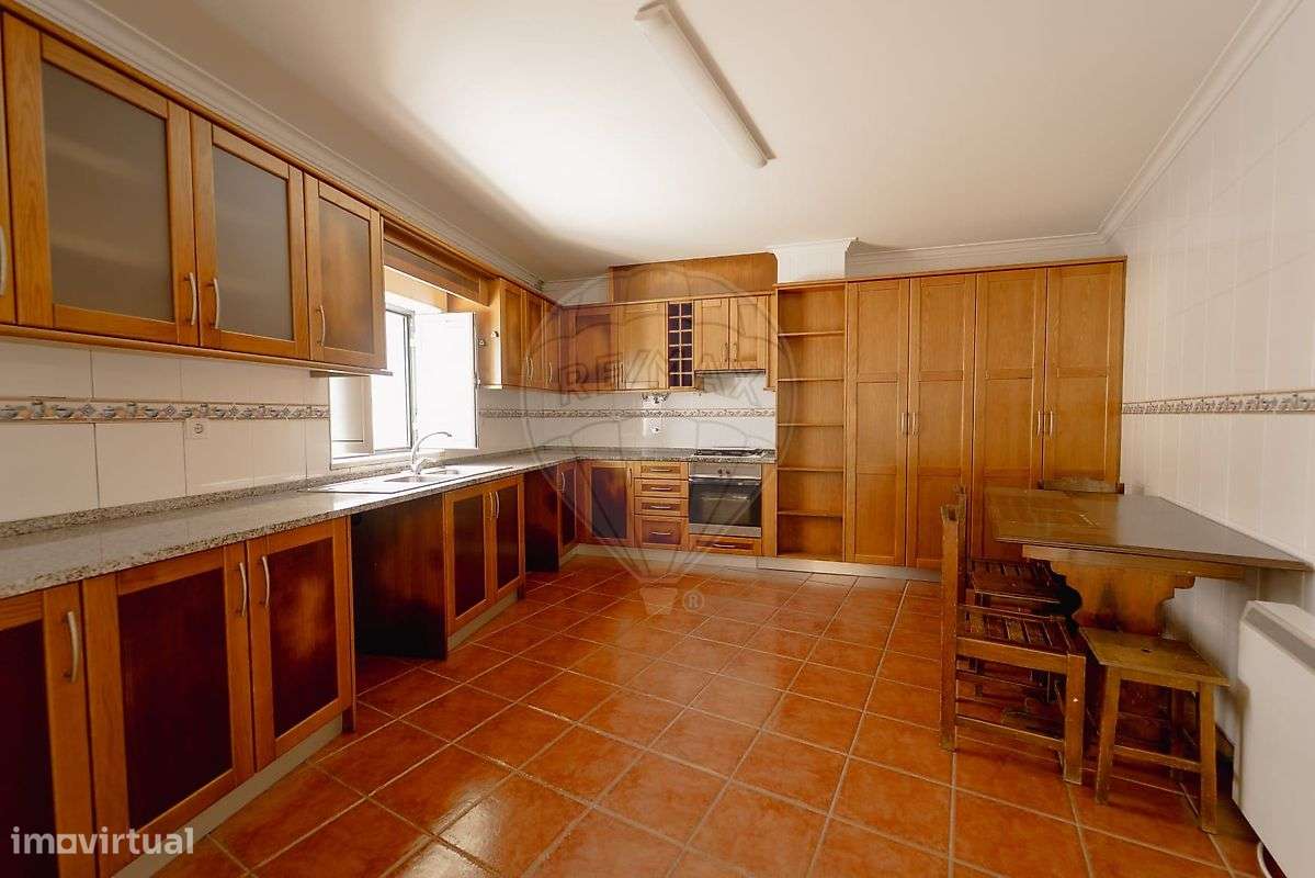 Moradia T6 para venda-12