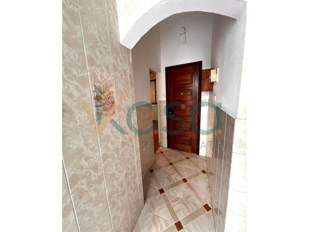 Excelente T2 oportunidade no coração do Barreiro ideal para investi...-6