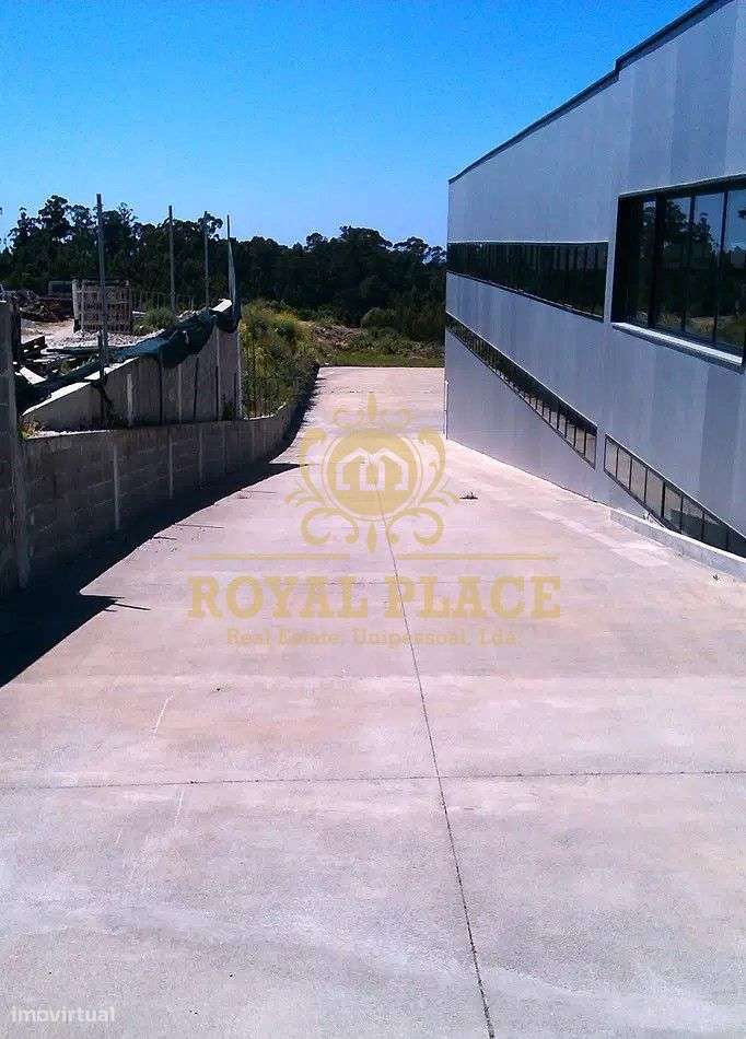 Armazém industrial com área coberta de 740 m2 em Lourosa - Grande imagem: 5/5
