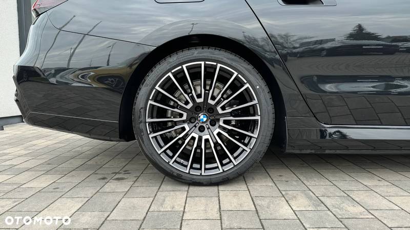 BMW i7 M70 xDrive - 5