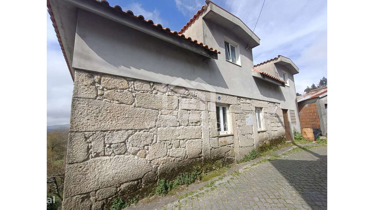 Oportunidade Única em Farves, Vouzela!-5