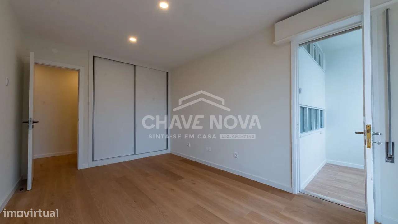 Apartamento T2 no Largo Soares dos Reis - Grande imagem: 5/37