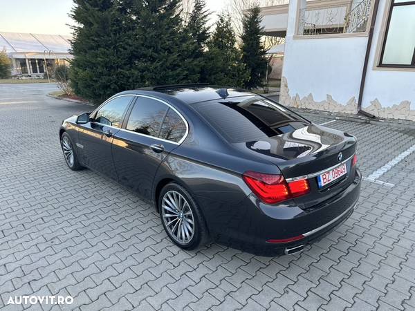 BMW Seria 7 750d xDrive - 39