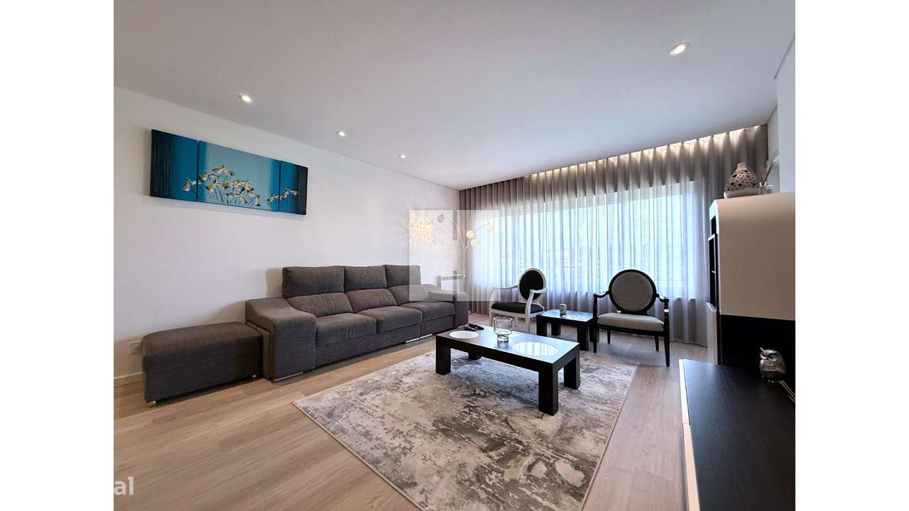 Luxuoso T-3 na Qtª Santa Maria-9