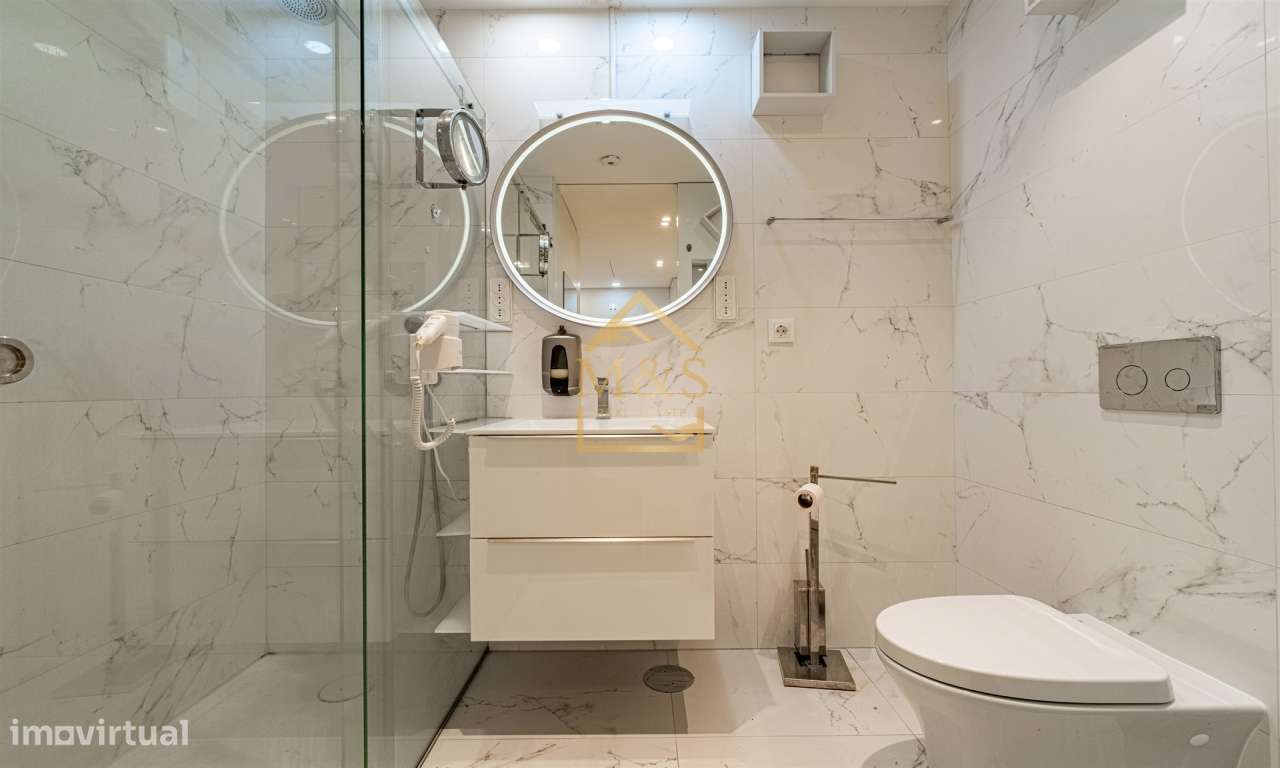 Apartamento T1 , Vistas Rio , Cond.Fechado, varanda, garagem,Antas-20