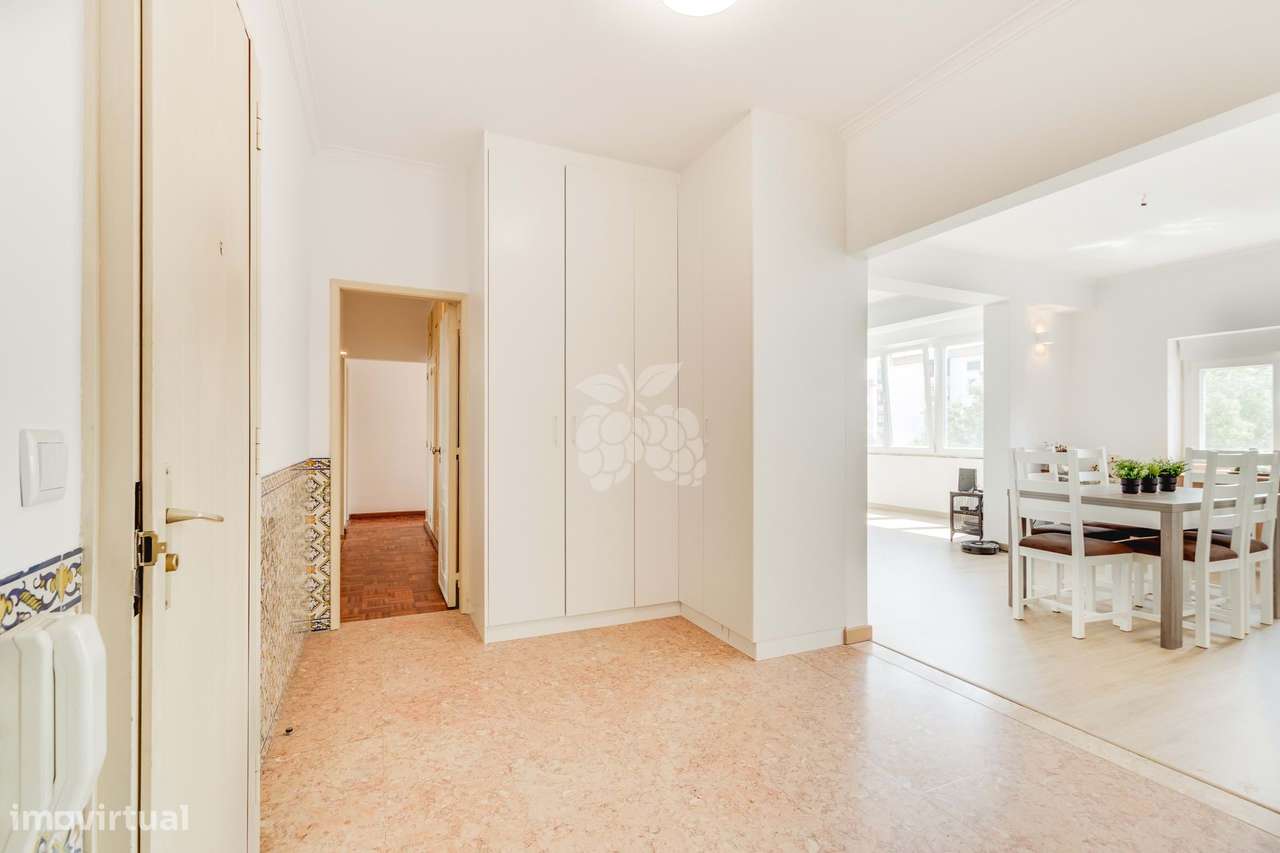 Apartamento T4 Remodelado-5