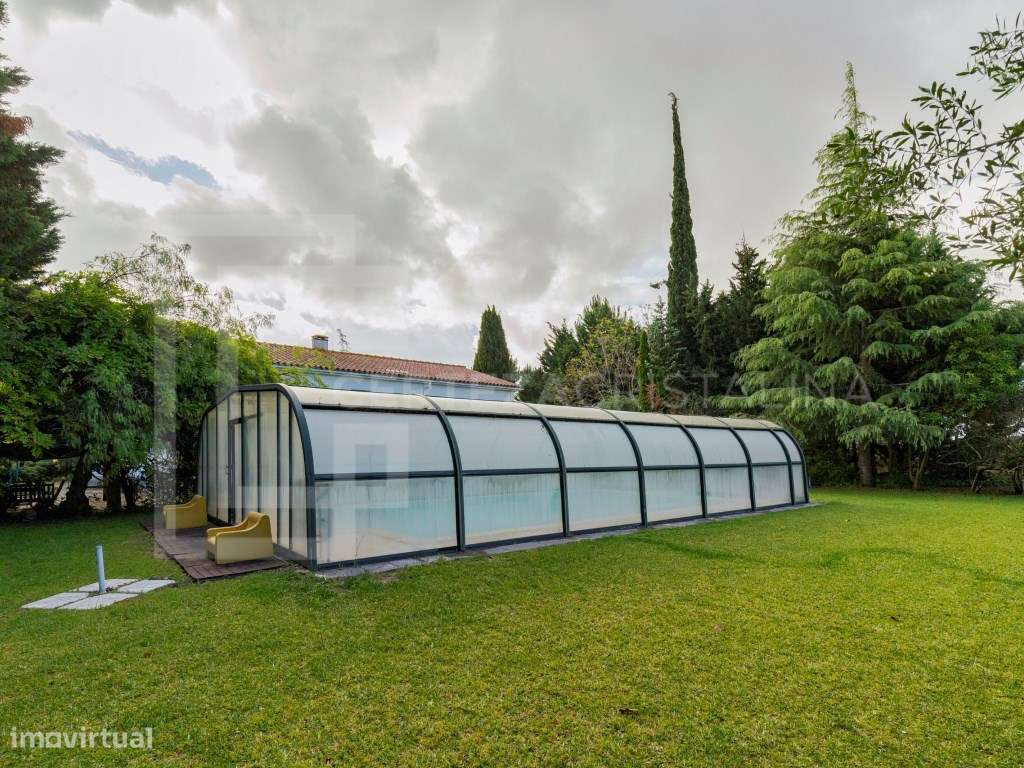 Moradia de Charme T4 com Piscina Coberta em Palmela-36