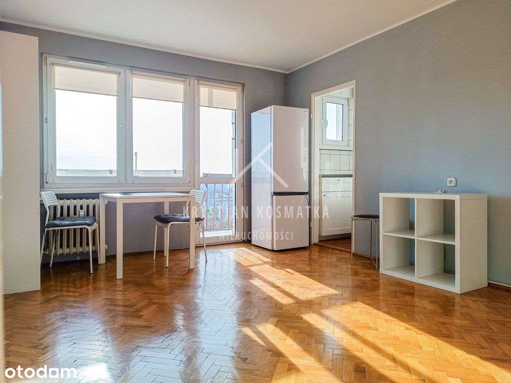 Słoneczna kawalerka w sercu Torunia-0