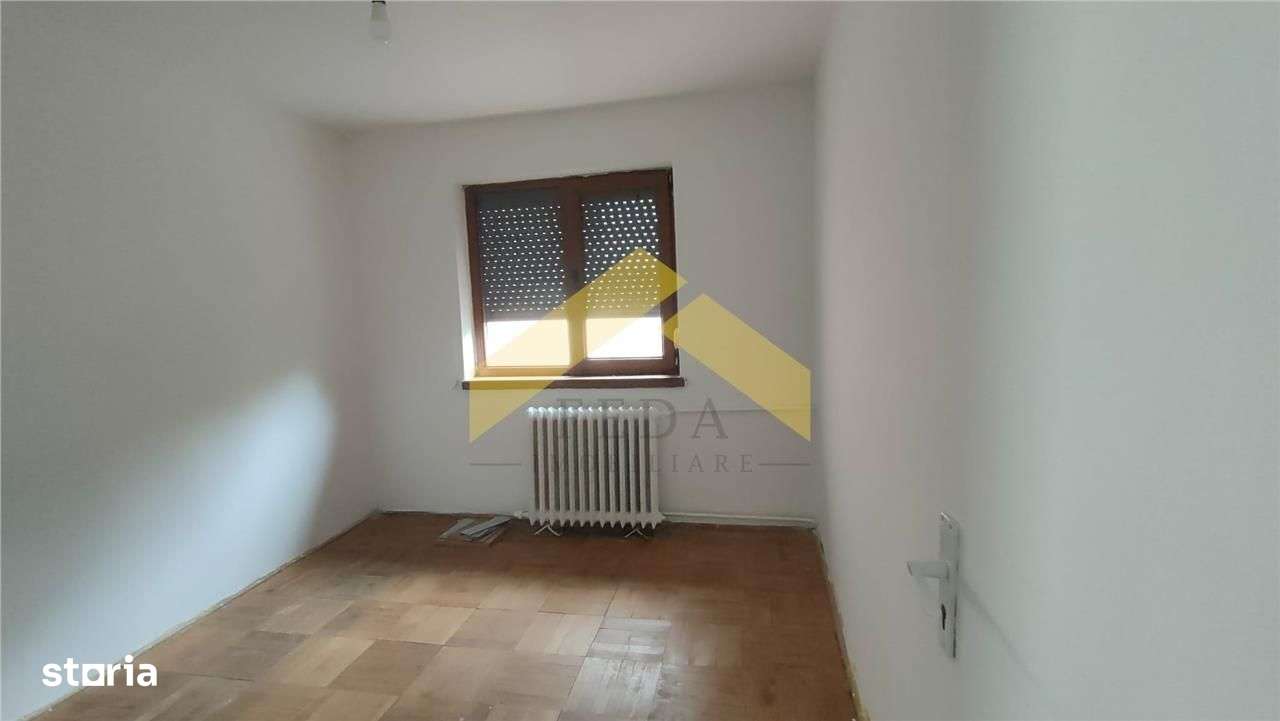 Apartament 2 camere de vanzare zona Boul Rosu - Imagine principală: 3/6