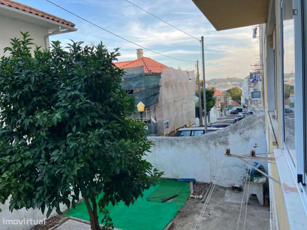 Quarto - localizado em Ajuda Lisbon - Grande imagem: 4/6