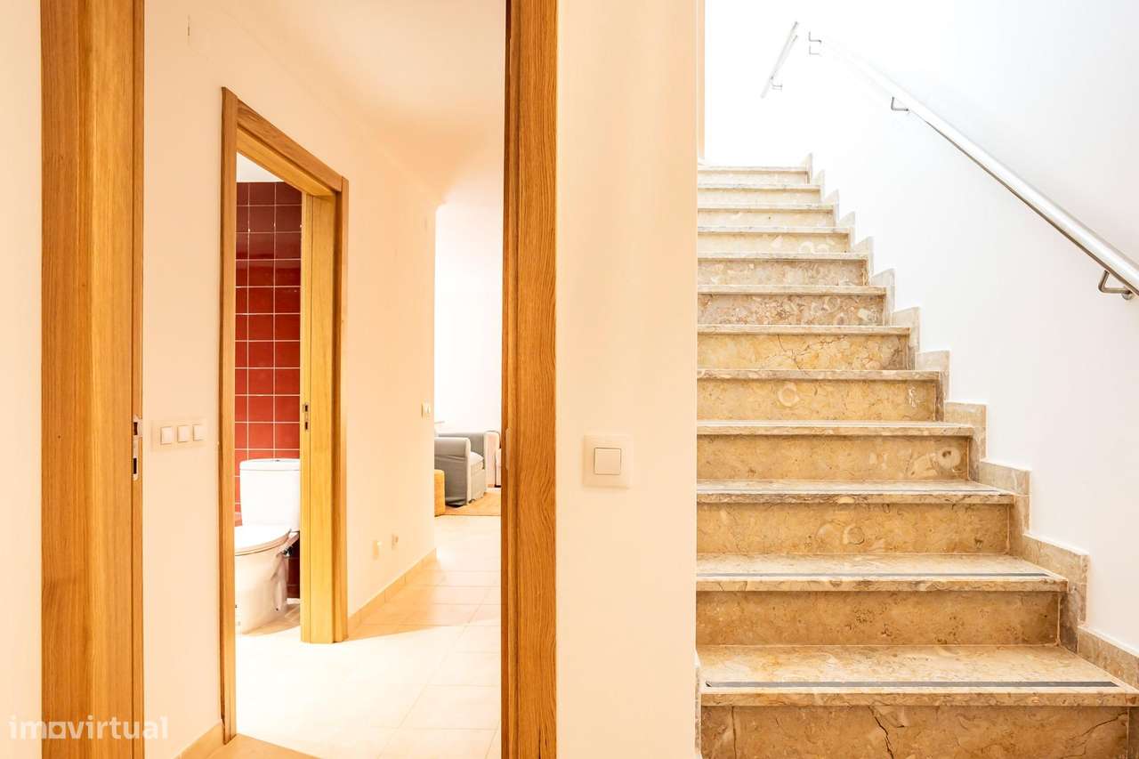 Moradia Geminada T2+1 em Condomínio de Luxo no Algarve-18
