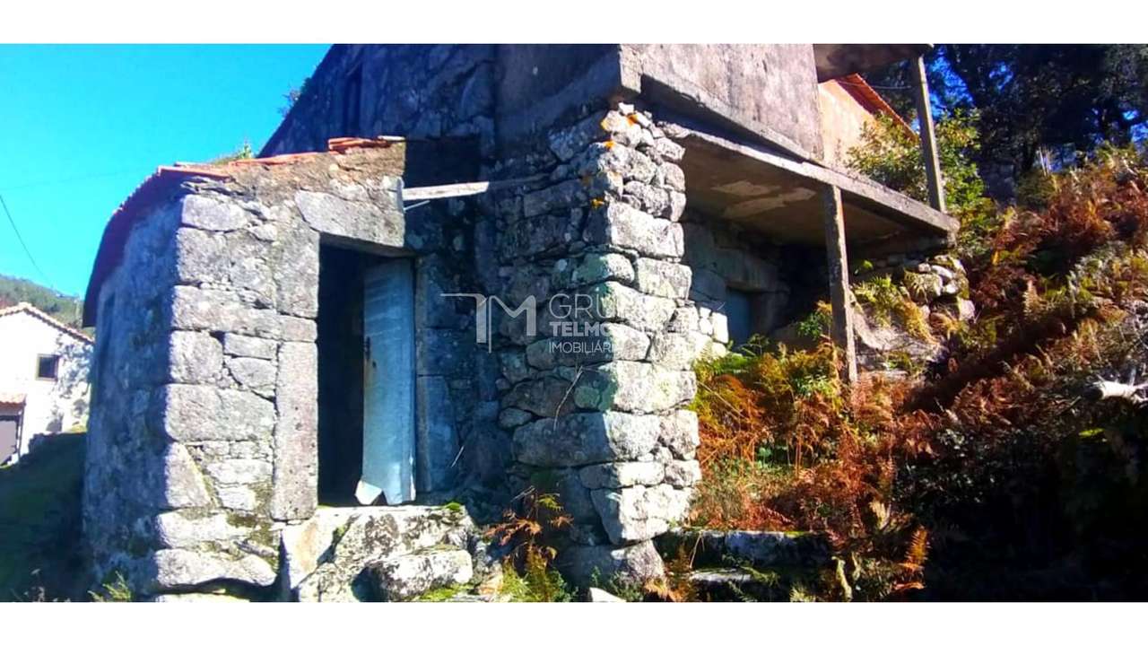 Moradia para Restaurar >=T10 em Macieira de Alcova-12