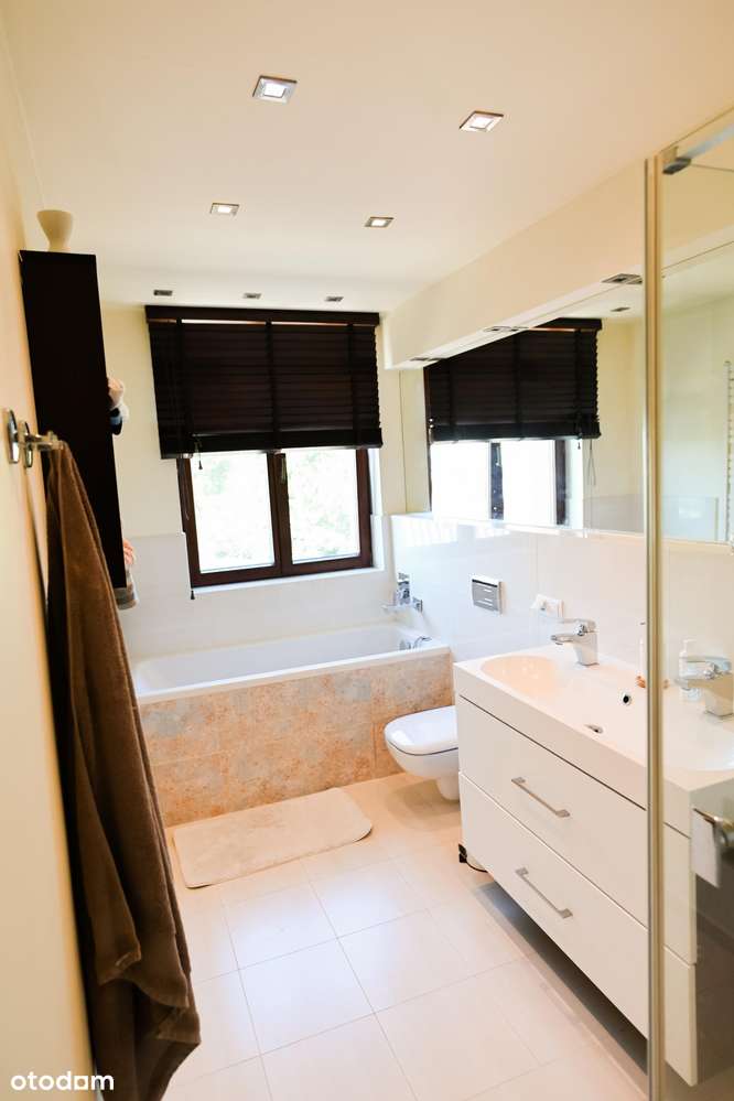 Nieruchomość z potencjałem inwestycyjnym - dom, hale, 1,42 ha ziemi-13