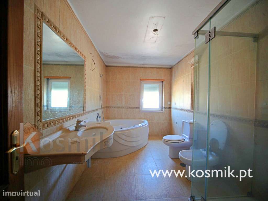 Moradia bifamiliar de Luxo para recuperar V5 + V5 :: Bucelas - Lour...-26