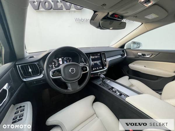 Volvo V60 Cross Country - 11