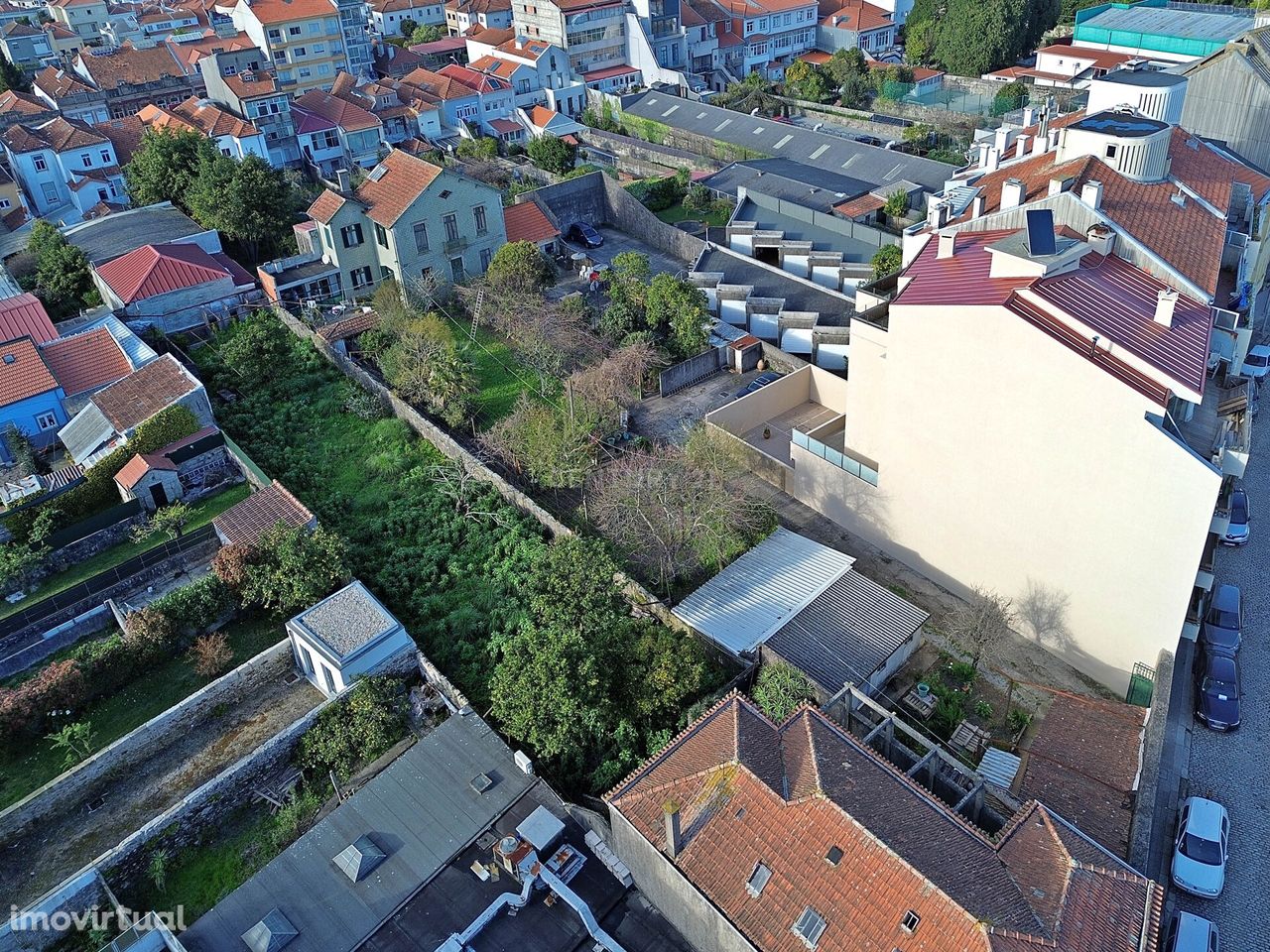 Terreno com Moradia I Reabilitação ou Construção Nova I Antas