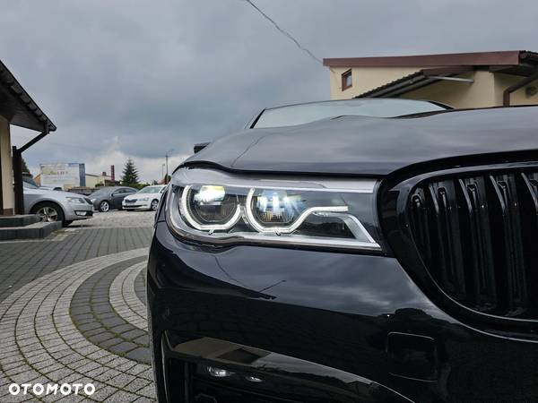 BMW Seria 7 750i xDrive - 11