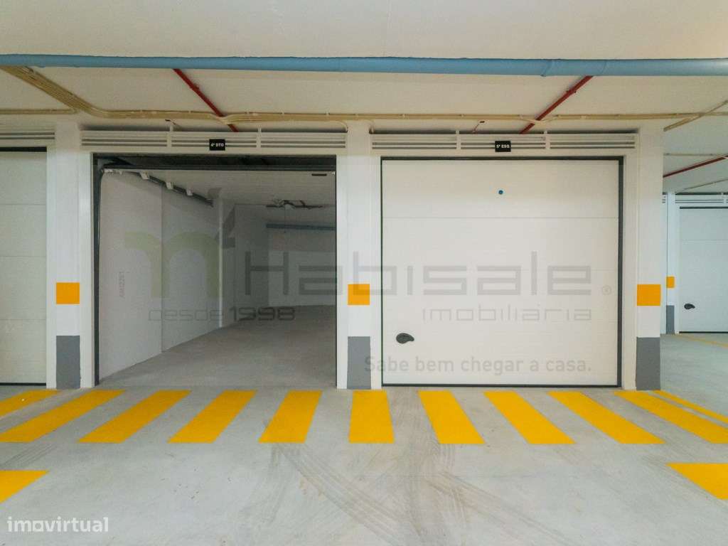 T3 Excelentes Acabamentos com Box Perto da Praia-21