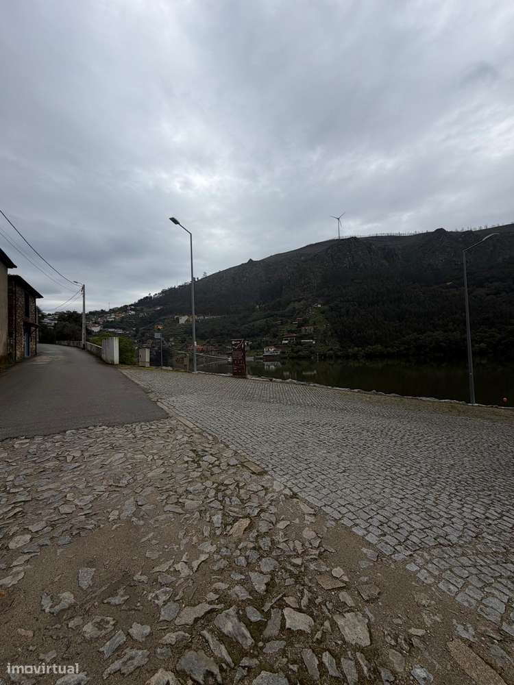 Moradia para Restaurar com Vista Rio-5