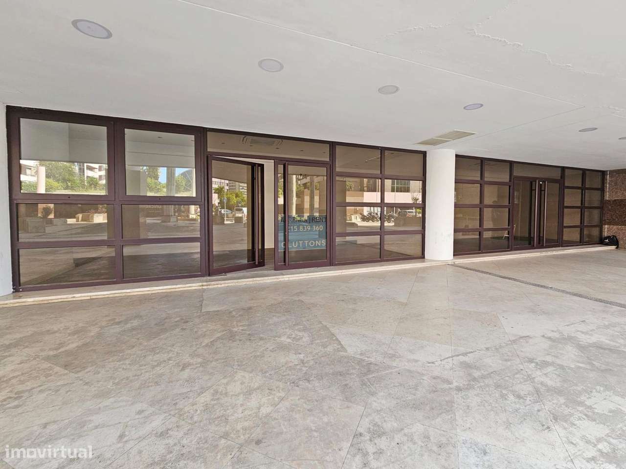 Loja Lisboa Arrendamento | 53 m2 | Edifício Green Park - Grande imagem: 2/21