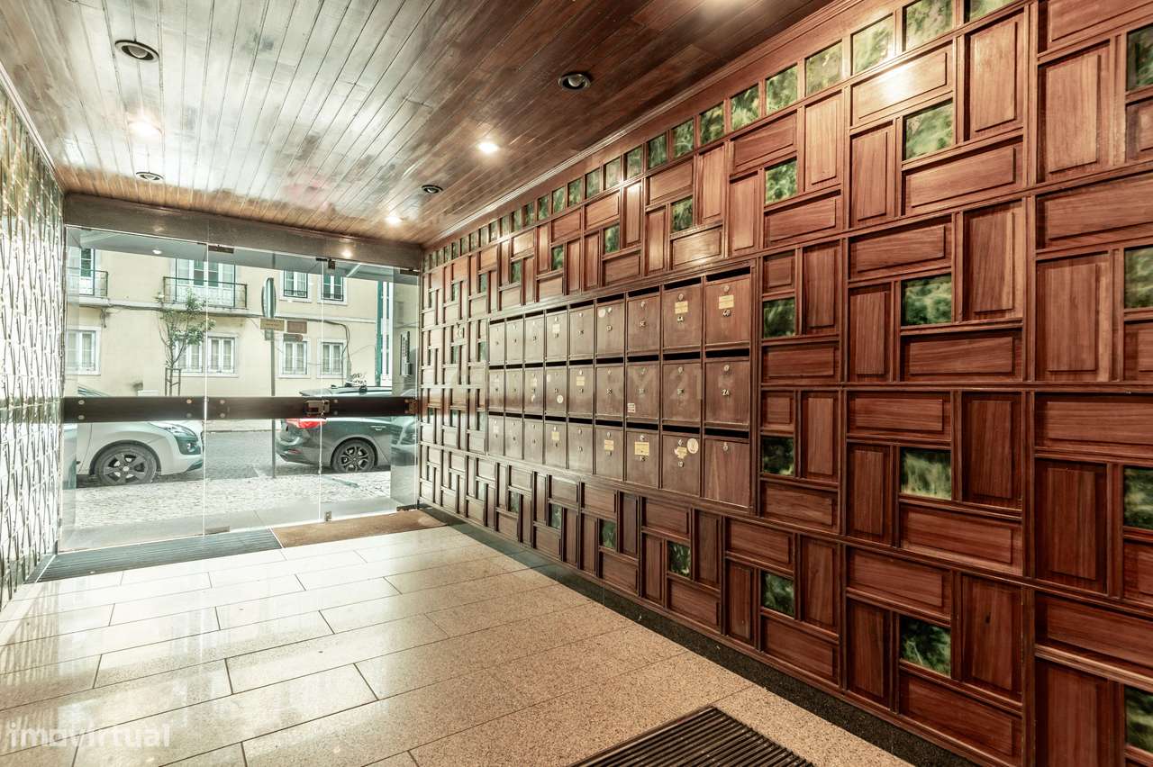 Apartamento T3 com Elevador e Garagem na Prestigiada Rua Luciano Corde - Grande imagem: 3/30