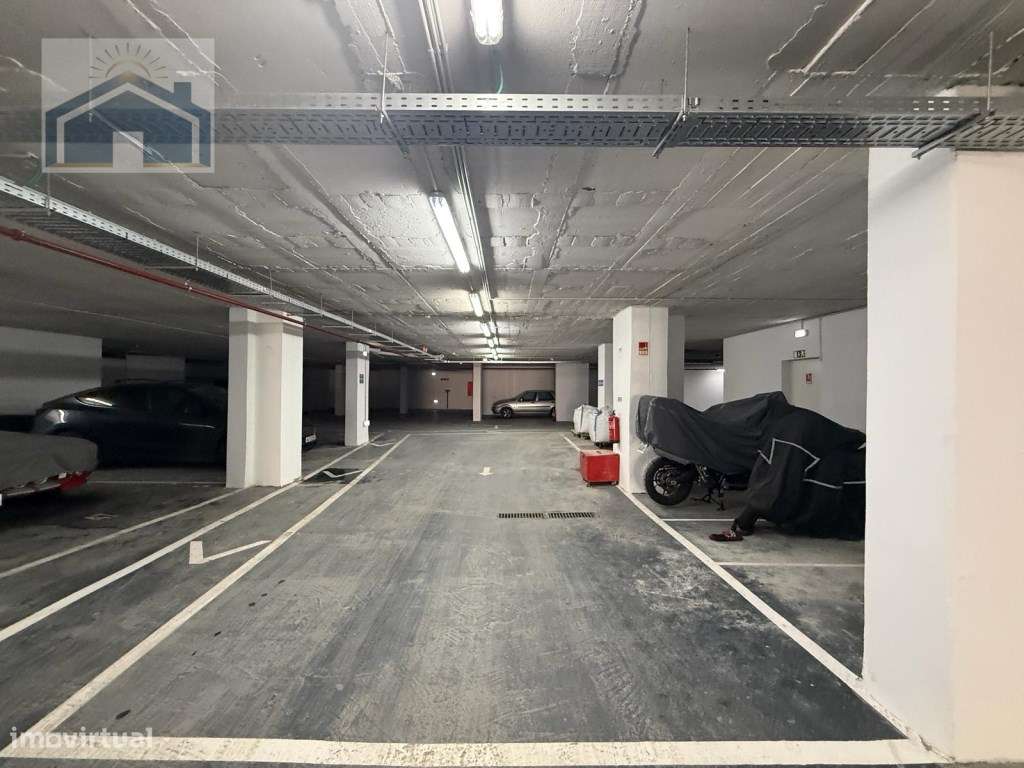 Parque de Estacionamento Automatizado 24h no Centro de Lagos-13
