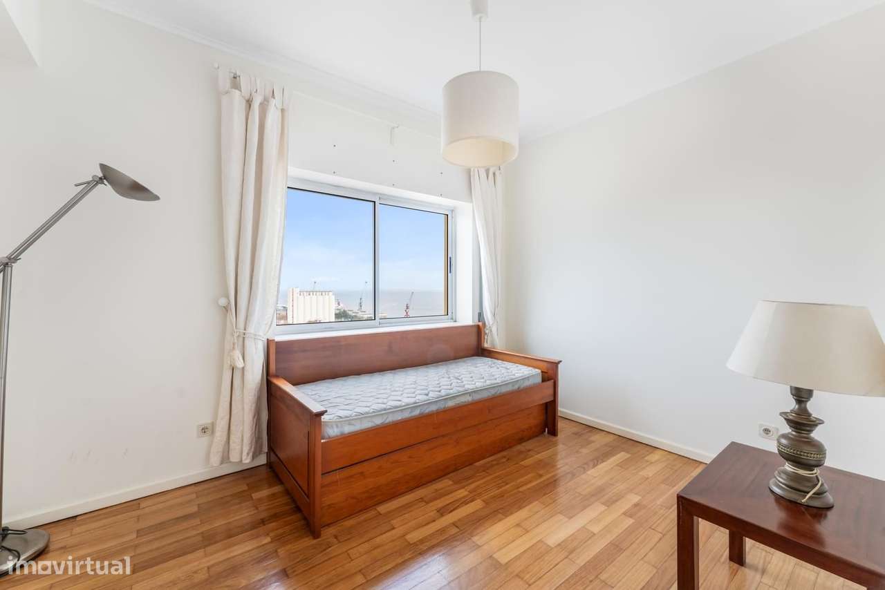 Apartamento T2 com vista, Beato, Lisboa-12