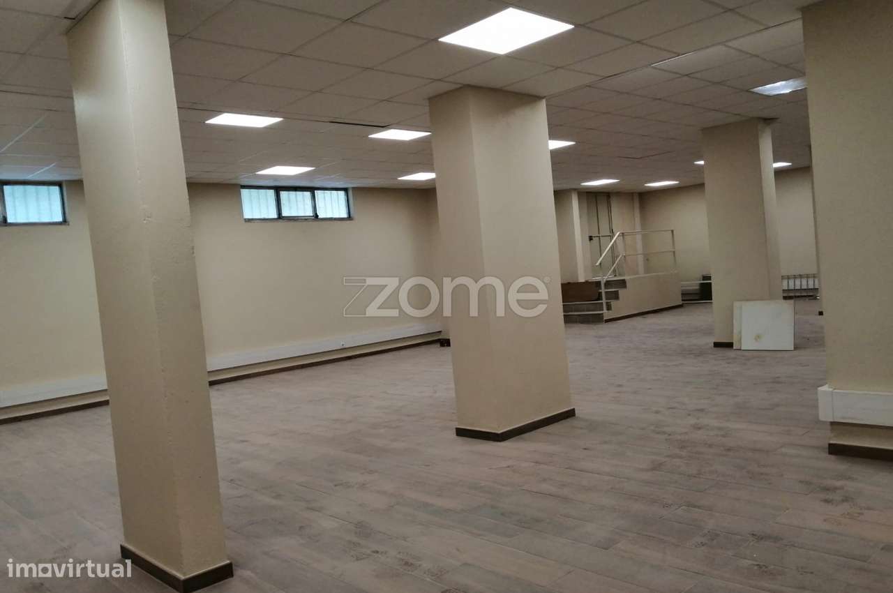 Armazém industrial, Reboleira, Zona Nobre - Grande imagem: 5/40