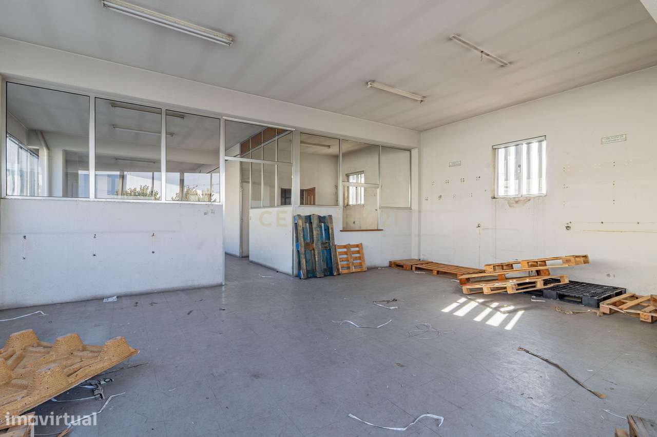 Venda de Armazém em Maximinos - Grande imagem: 5/31