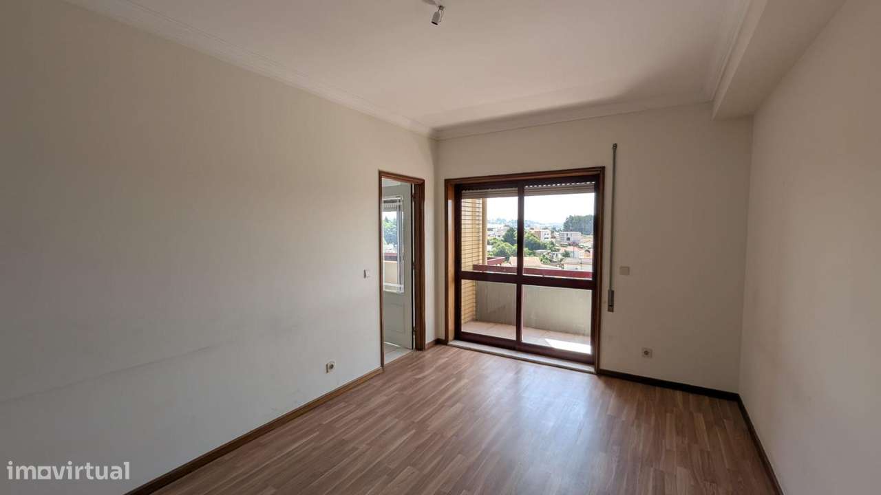 Excelente Apartamento T2 à venda na Maia-16