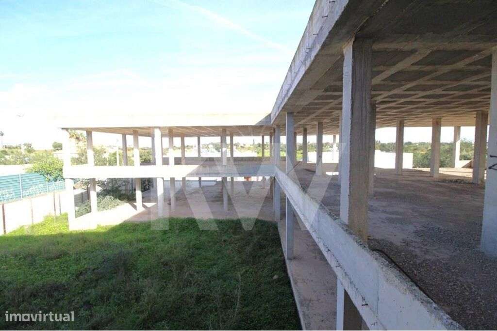 LOTE COMERCIAL, COM ESTRUTURA EM COSTRUÇÃO, FERREIRAS, ALBUFEIRA - Grande imagem: 4/11
