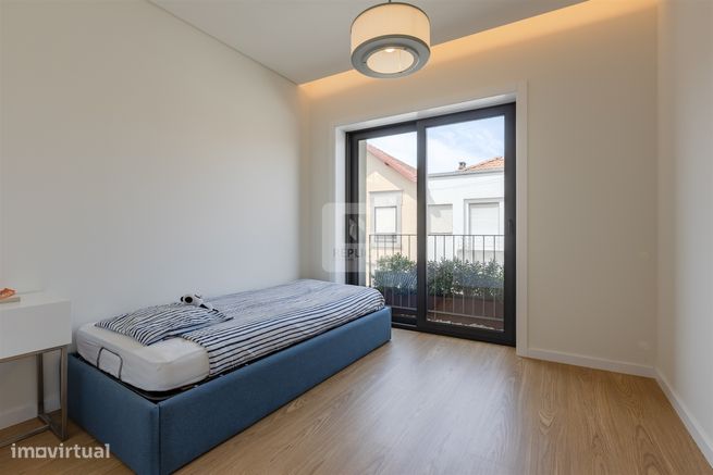 Moradia T3, com jardim e piscina-33