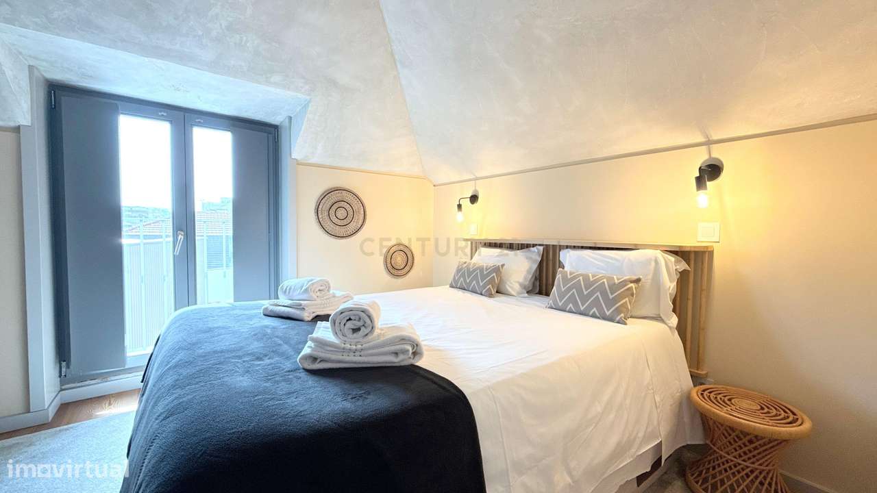 EXCLUSIVO T2 DUPLEX COM GARAGEM E VARANDA NO CORAÇÃO DA BAIXA DO PORTO-15