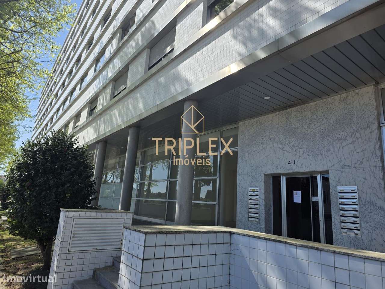 Estabelecimento comercial à "Quinta da Gruta" - Grande imagem: 3/11