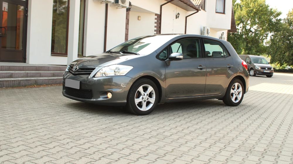 Toyota Auris I (2006-2012) 1.6 Executive 2012