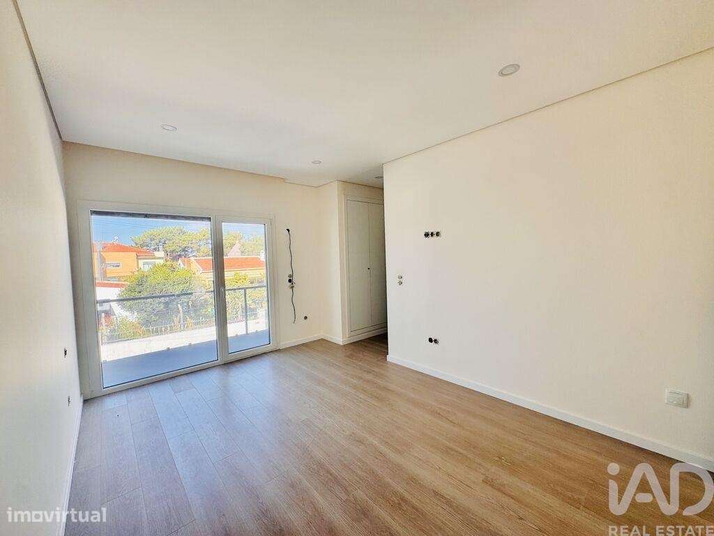 Casa / Villa T4 em Fernão Ferro de 200,00 m2 - Grande imagem: 5/15