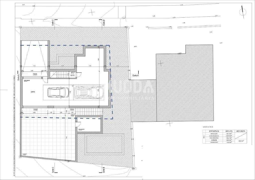 Moradia isolada de design contemporâneo nos Casais Mestre Mendo-54