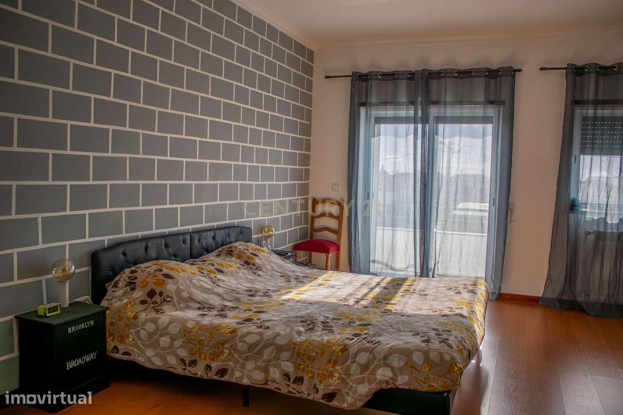 Moradia moderna | 3 pisos | Vila Nova Foz Côa-27