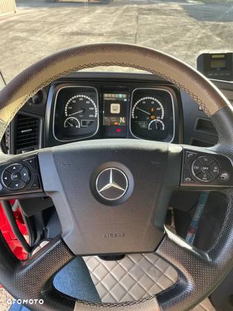 Mercedes-Benz Actros - 9