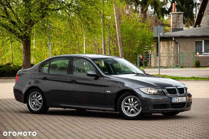 BMW Seria 3 320i - 9