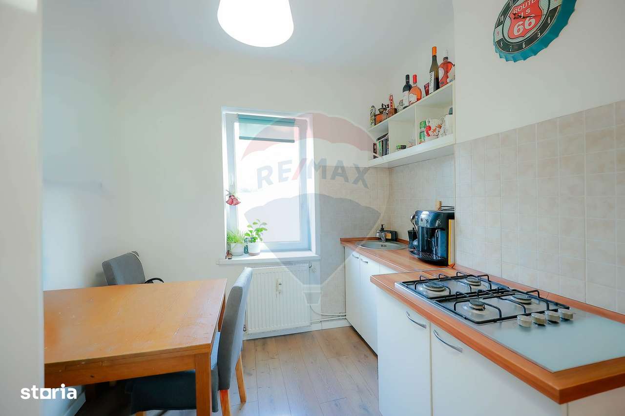 De vânzare apartament cu 2 camere, parter, parcare inclusă, central - Imagine principală: 4/12