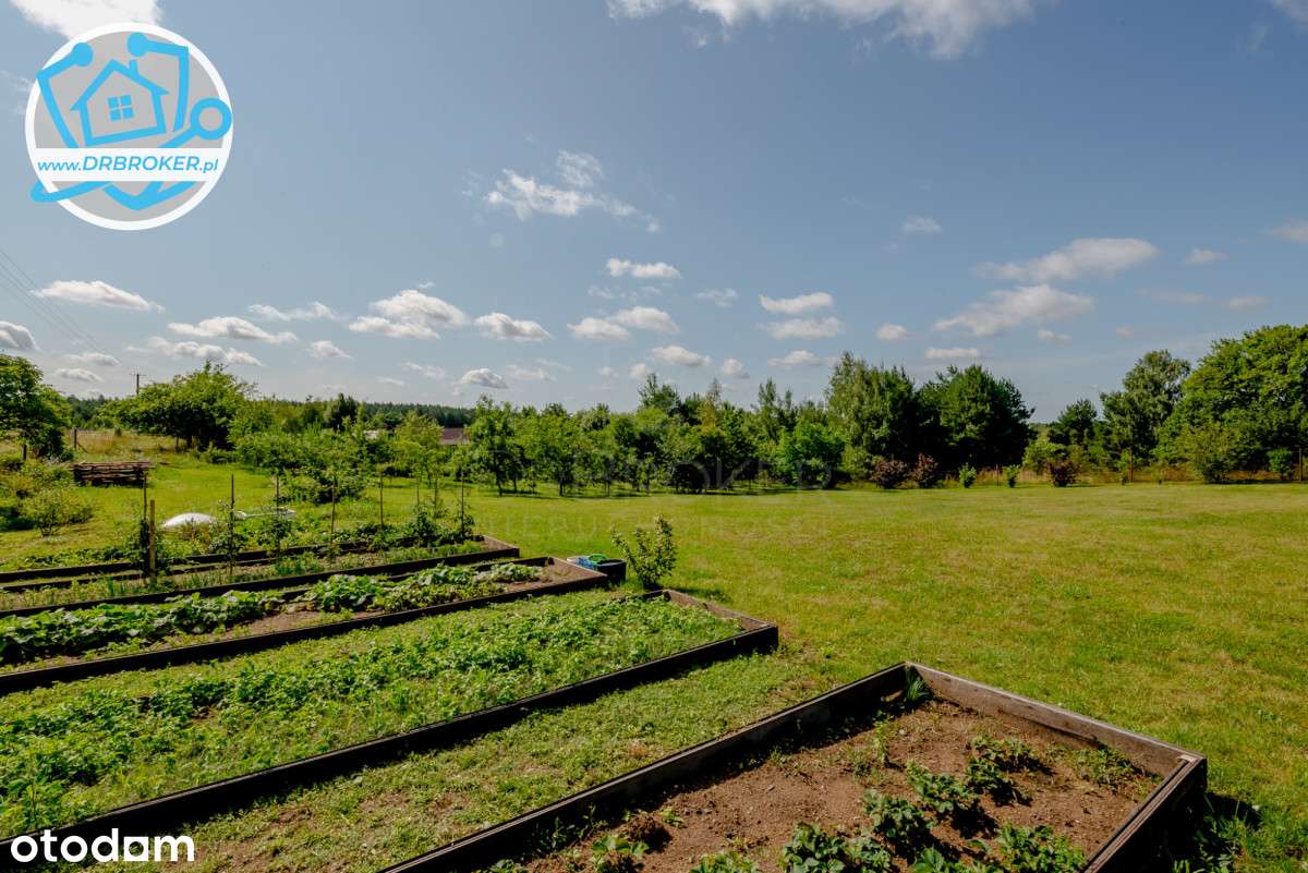 Dom z piękną działką i wolnostojącym garażem-15