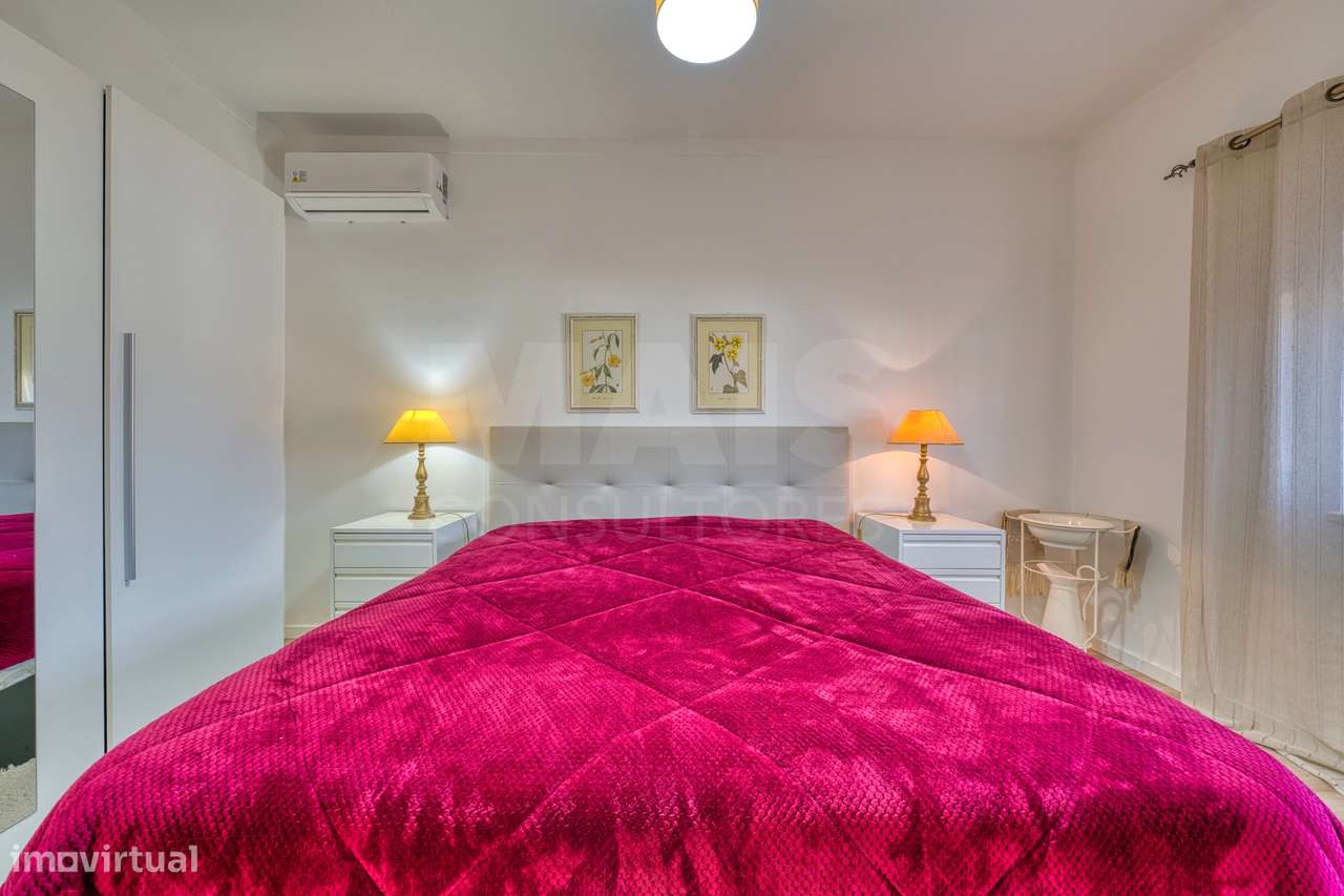 Viva com Espaço e Conforto: Moradia T4 com Anexo e Garagem em Coruc... - Grande imagem: 5/50