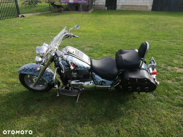 Suzuki Intruder - 7