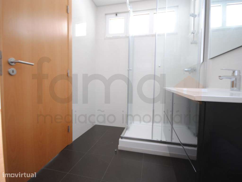 T3 Duplex com terraço centro da Parede-21