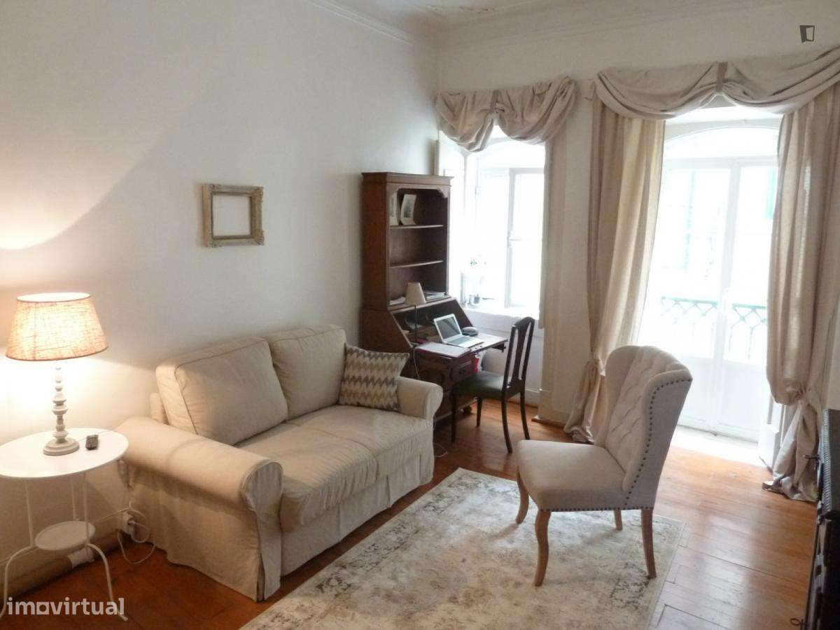 Apartamento com 1 quartos - localizado em São Bento Lisbon - Grande imagem: 4/8